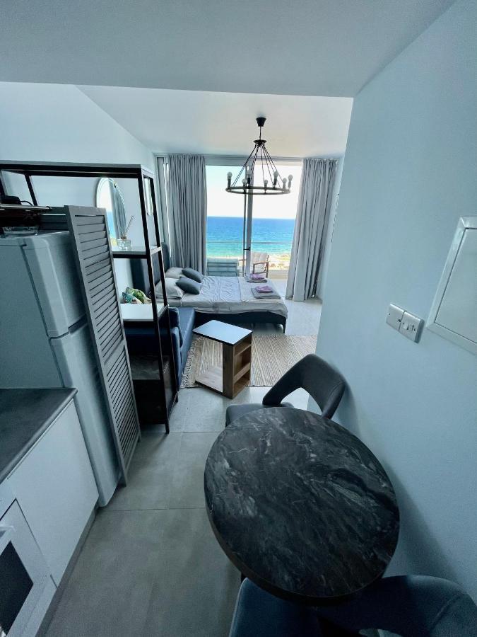 Sea View Suites By The Coast Famagusta  Exteriör bild