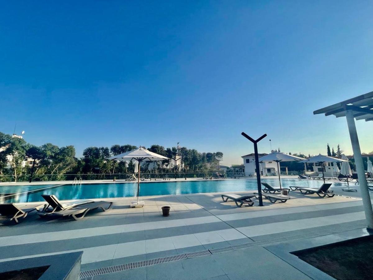 Sea View Suites By The Coast Famagusta  Exteriör bild