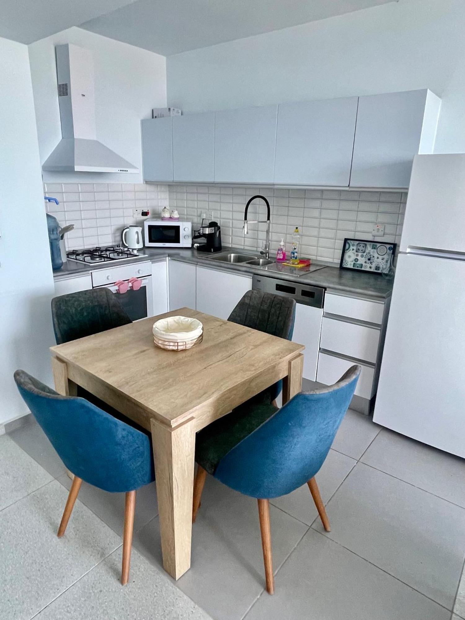 Sea View Suites By The Coast Famagusta  Exteriör bild