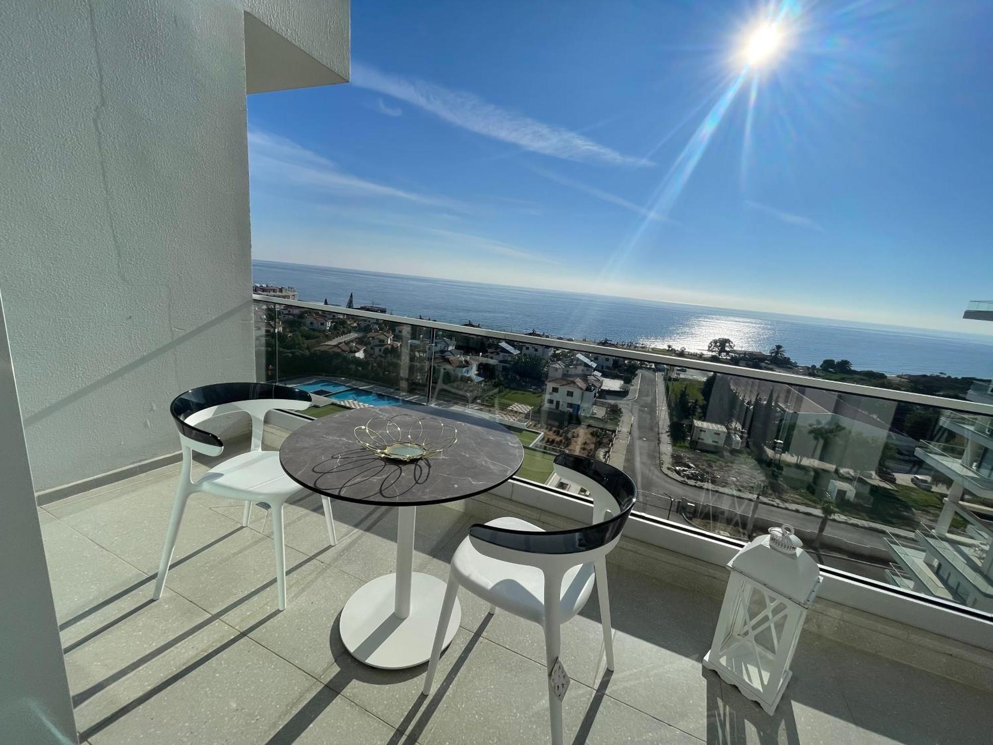 Sea View Suites By The Coast Famagusta  Exteriör bild