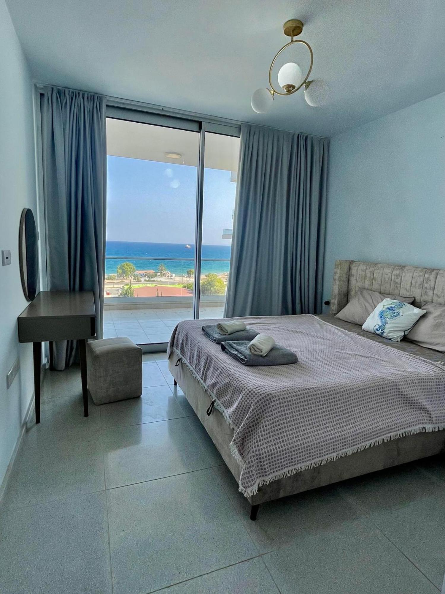 Sea View Suites By The Coast Famagusta  Exteriör bild