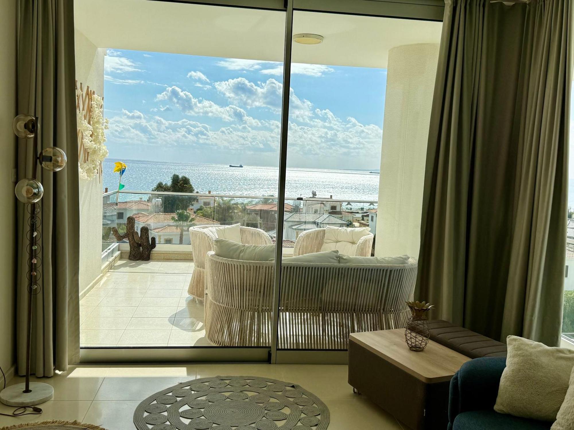 Sea View Suites By The Coast Famagusta  Exteriör bild