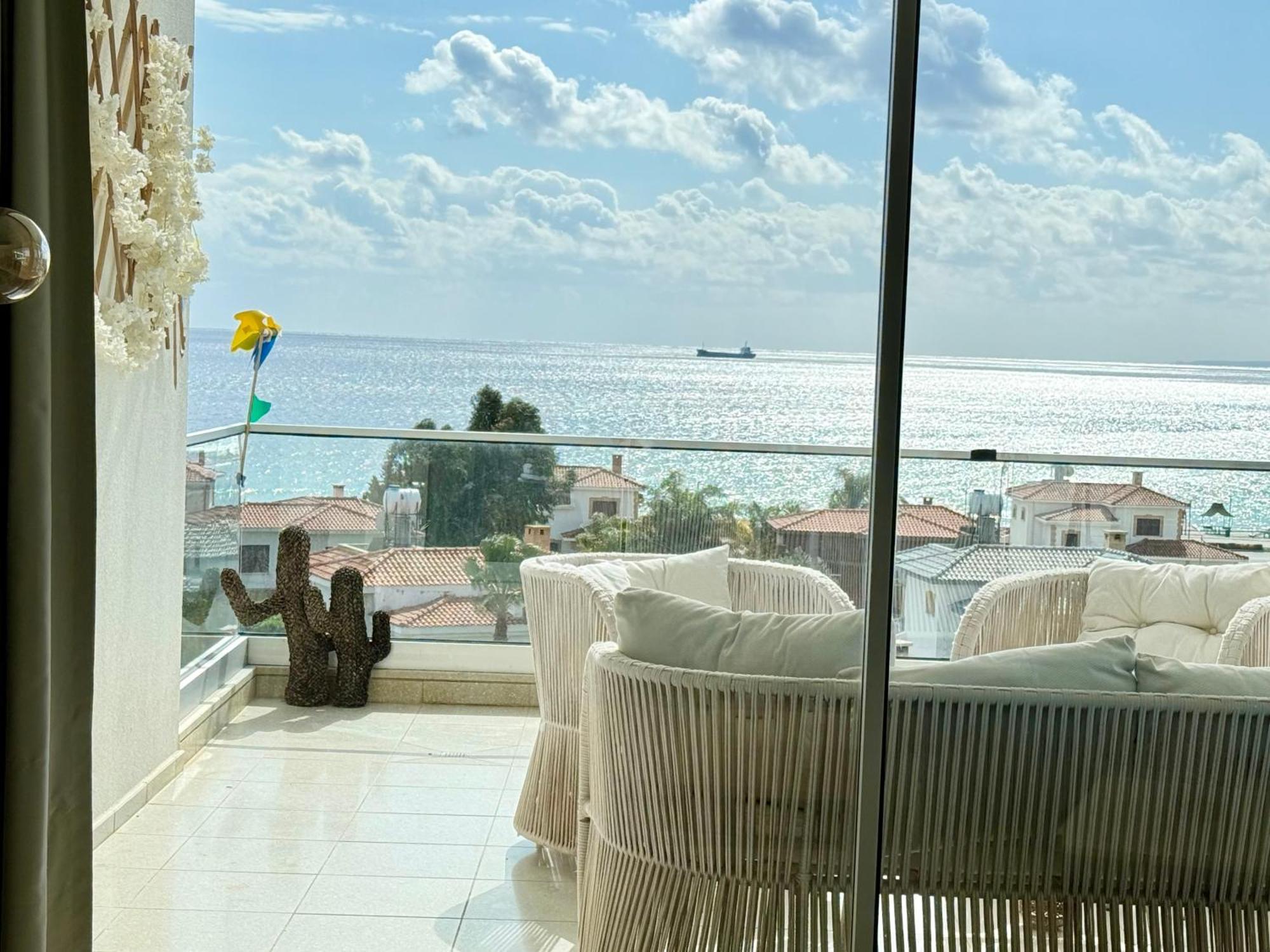 Sea View Suites By The Coast Famagusta  Exteriör bild
