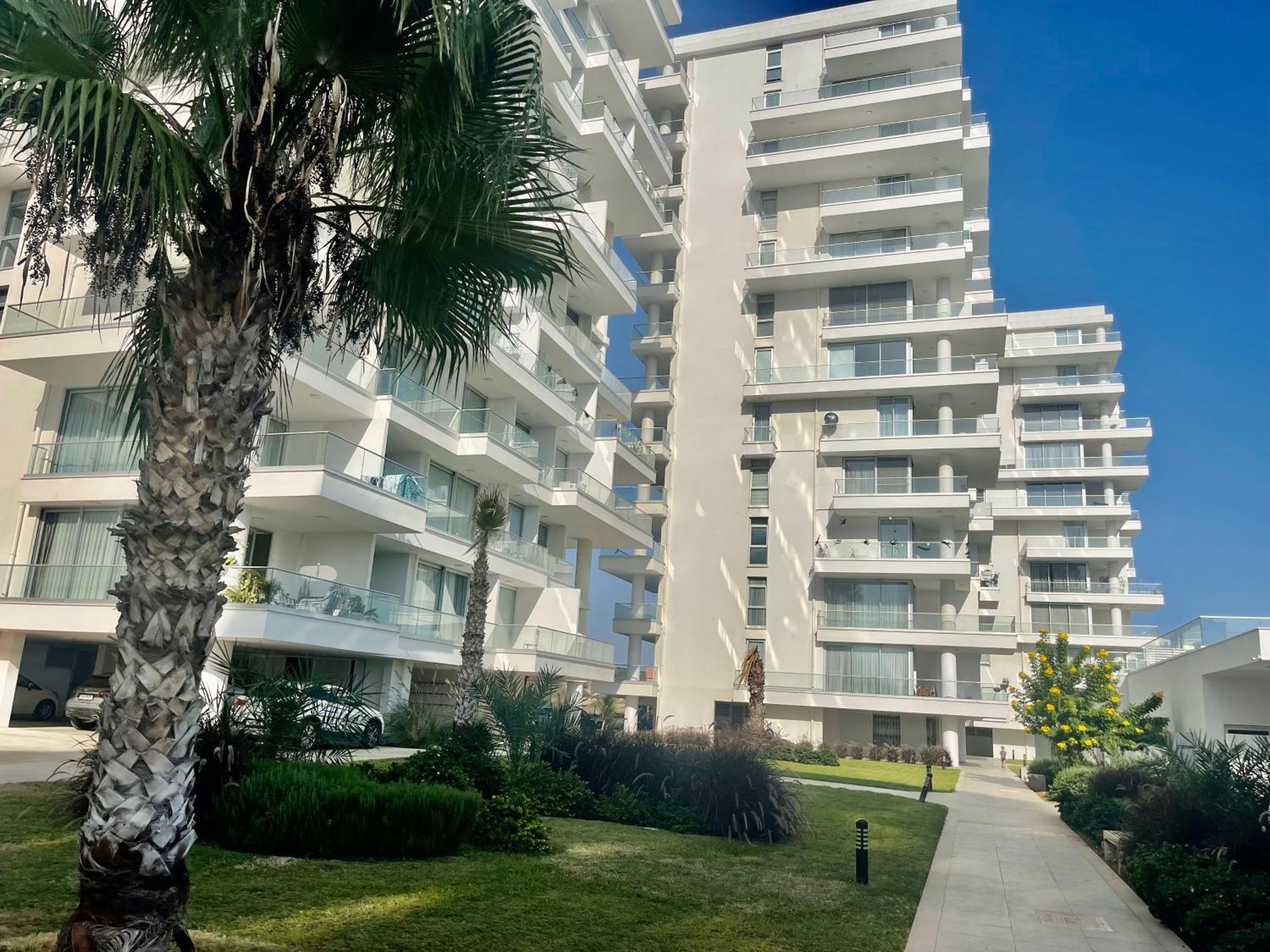 Sea View Suites By The Coast Famagusta  Exteriör bild