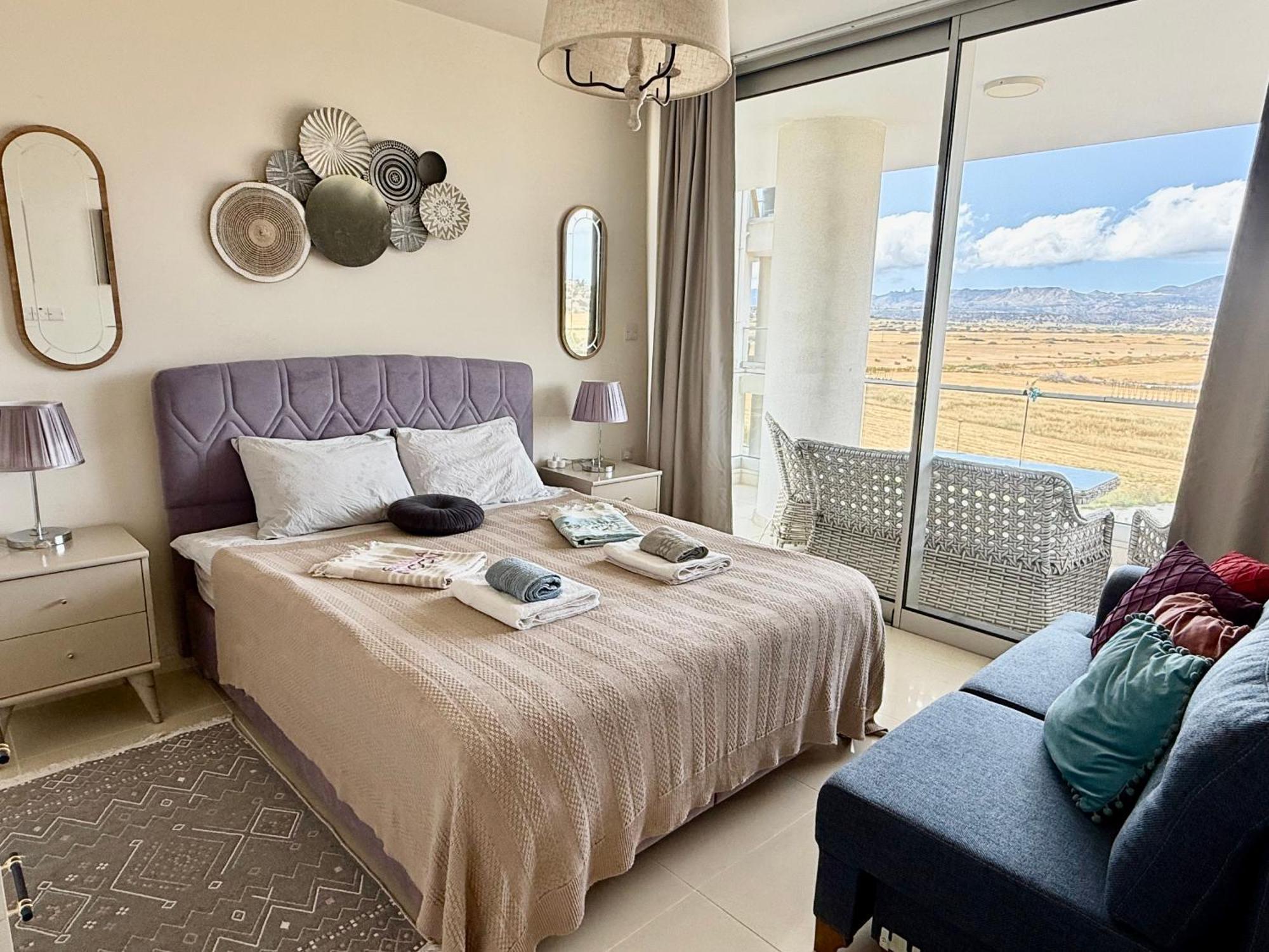 Sea View Suites By The Coast Famagusta  Rum bild