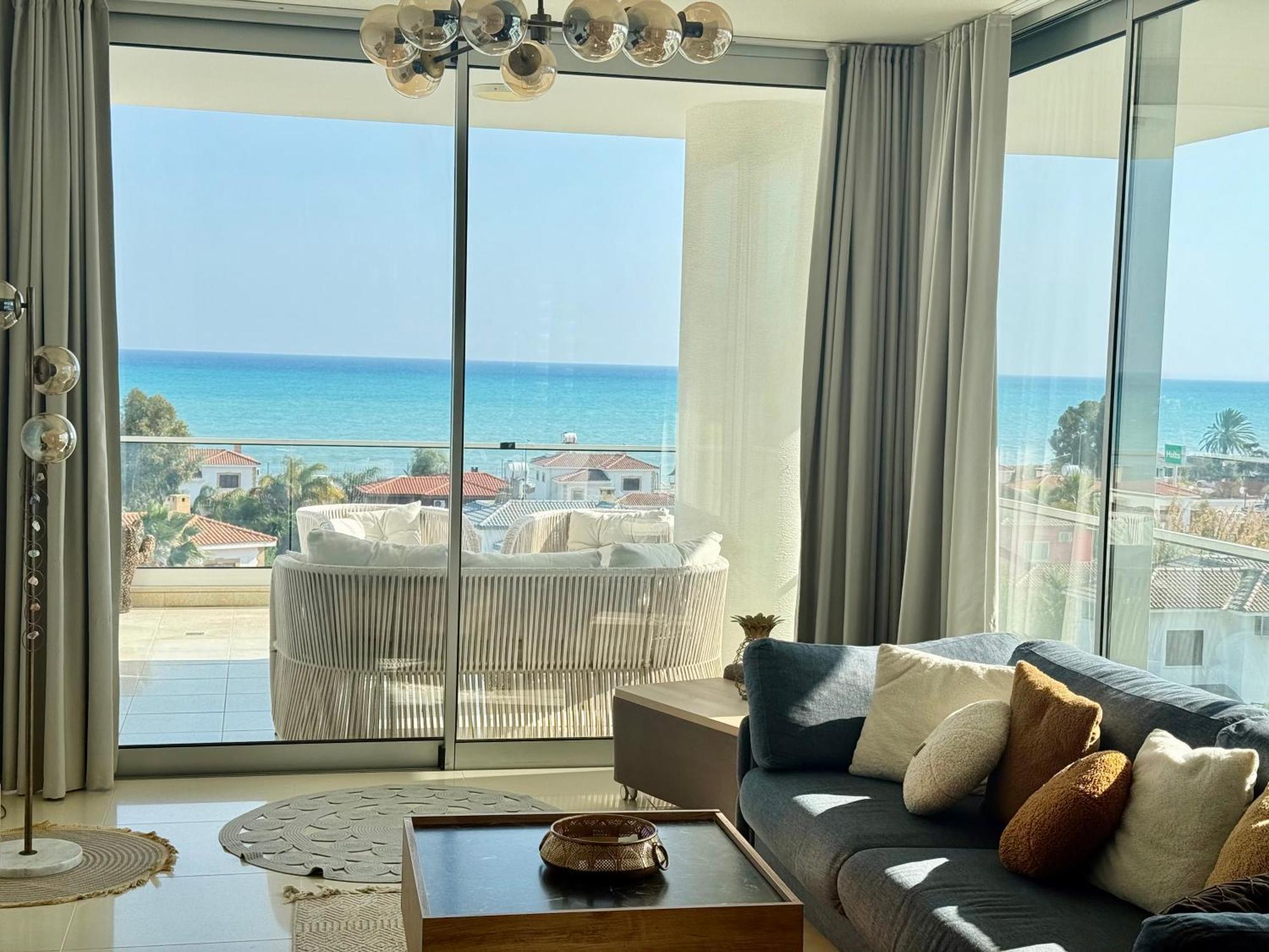 Sea View Suites By The Coast Famagusta  Exteriör bild